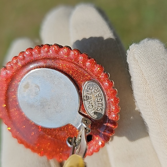VINTAGE Michelle Sugar Clip-on Earrings - Picture 7 of 11